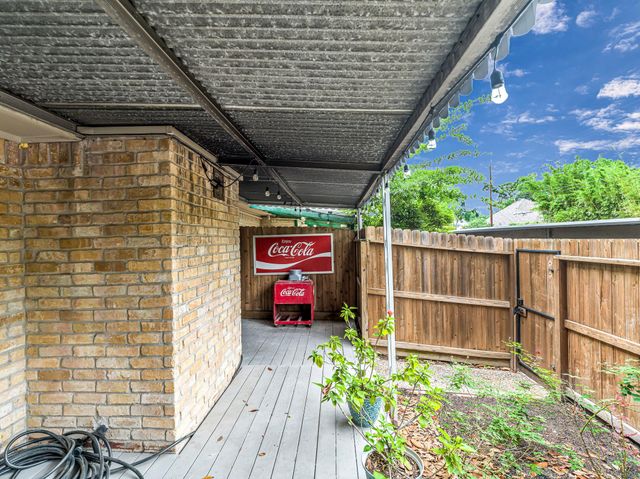 1669 W Sam Houston Parkway S, Houston, TX 77042