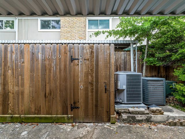 1669 W Sam Houston Parkway S, Houston, TX 77042