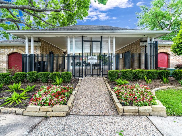 1669 W Sam Houston Parkway S, Houston, TX 77042