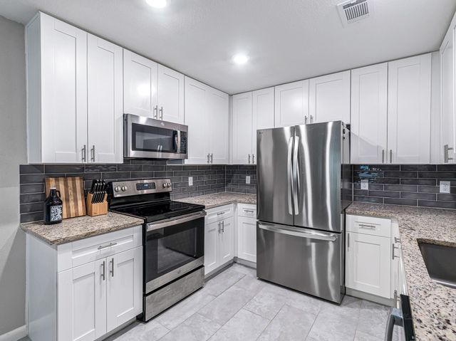 1669 W Sam Houston Parkway S, Houston, TX 77042