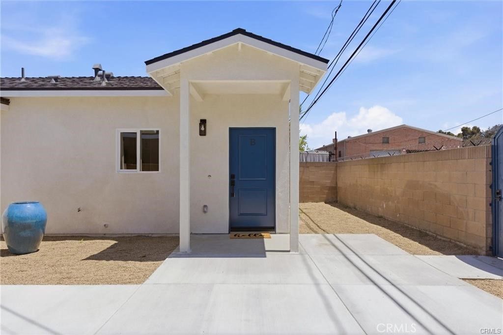 2155 Euclid Avenue B, Long Beach, CA 90815