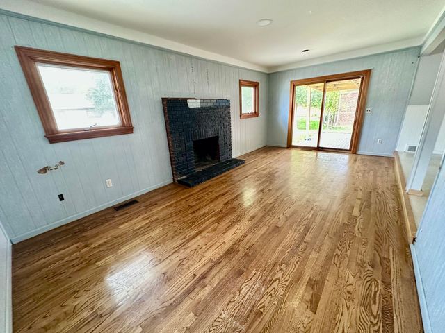 21489 Danbury Street, Woodhaven, MI 48183