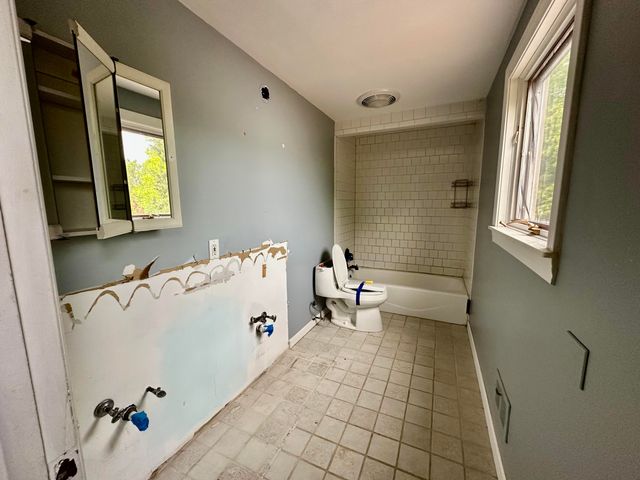 21489 Danbury Street, Woodhaven, MI 48183