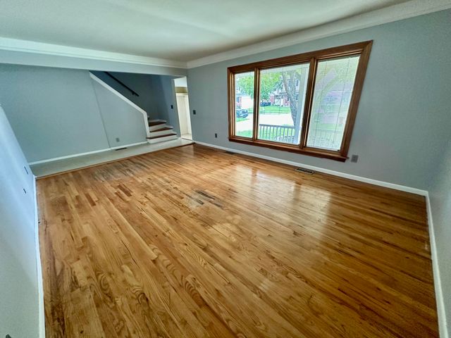 21489 Danbury Street, Woodhaven, MI 48183