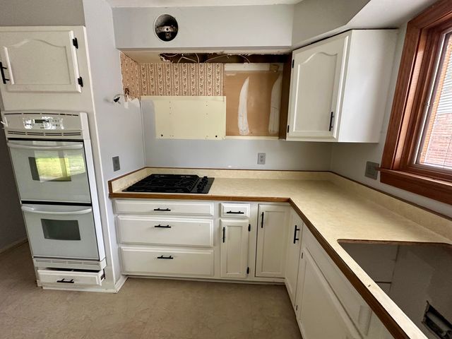 21489 Danbury Street, Woodhaven, MI 48183