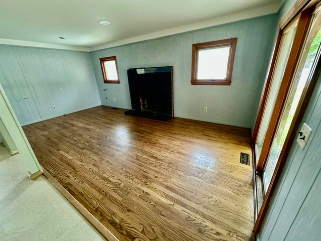21489 Danbury Street, Woodhaven, MI 48183