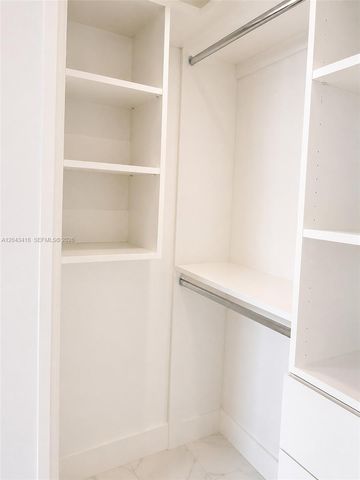 1300 Brickell Bay Dr 1806, Miami, FL 33131