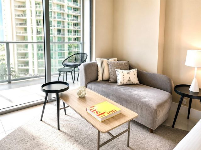 1300 Brickell Bay Dr 1806, Miami, FL 33131