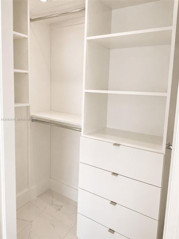 1300 Brickell Bay Dr 1806, Miami, FL 33131