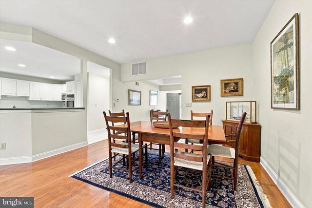 4 EMPRESS CT, Princeton, NJ 08540