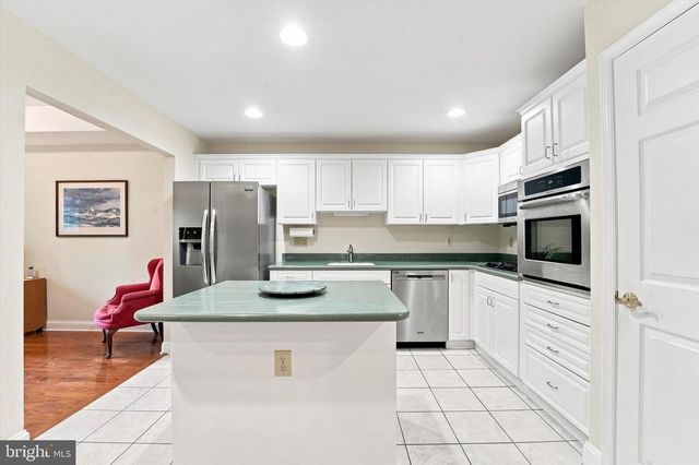 4 EMPRESS CT, Princeton, NJ 08540