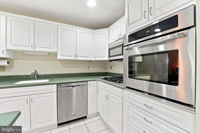 4 EMPRESS CT, Princeton, NJ 08540