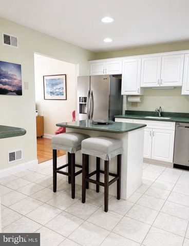 4 EMPRESS CT, Princeton, NJ 08540