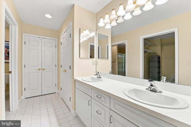 4 EMPRESS CT, Princeton, NJ 08540