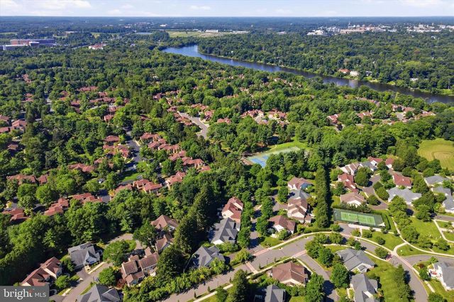 4 EMPRESS CT, Princeton, NJ 08540