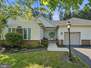 4 EMPRESS CT, Princeton, NJ 08540