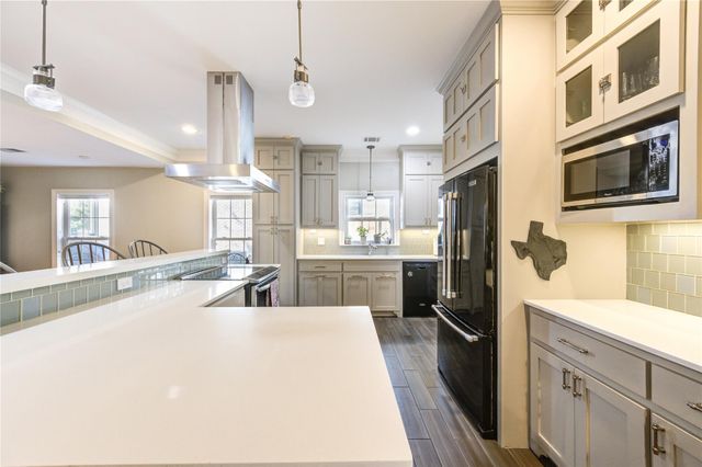 1550 Sue Barnett Drive, Houston, TX 77018