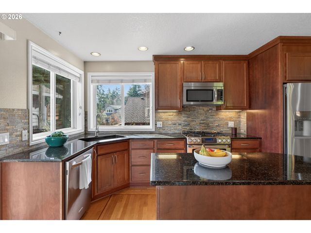 1235 11TH St, West Linn, OR 97068