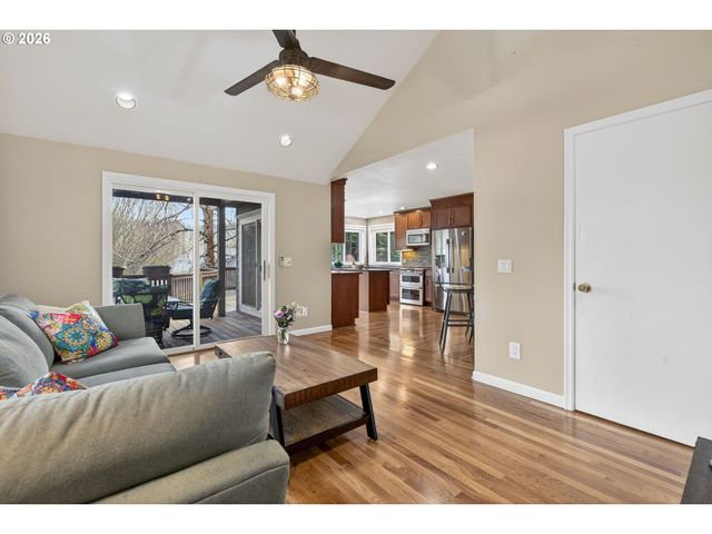 1235 11TH St, West Linn, OR 97068