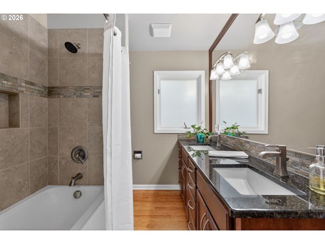 1235 11TH St, West Linn, OR 97068