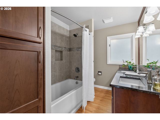 1235 11TH St, West Linn, OR 97068