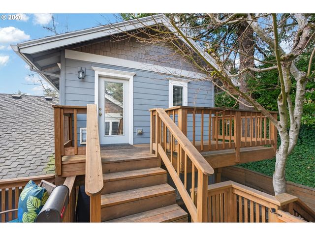 1235 11TH St, West Linn, OR 97068