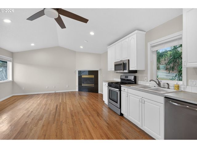 1235 11TH St, West Linn, OR 97068