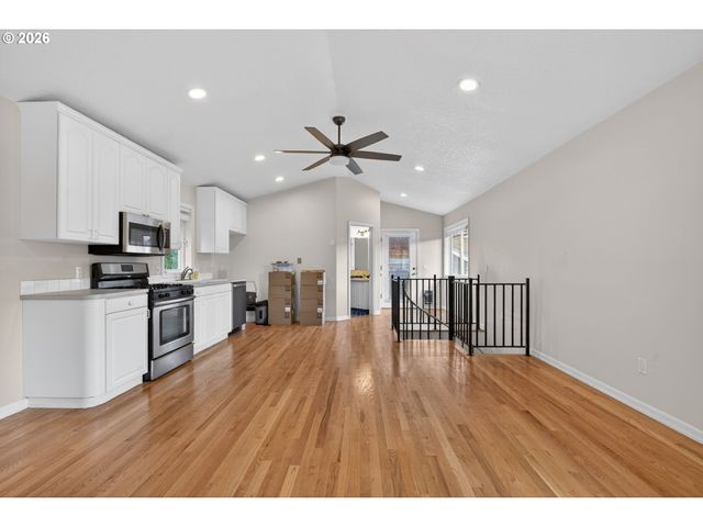 1235 11TH St, West Linn, OR 97068