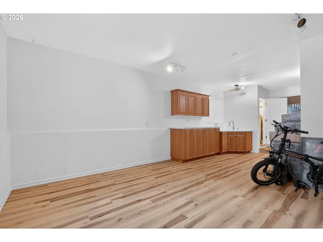 1235 11TH St, West Linn, OR 97068