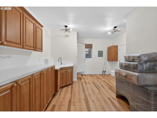 1235 11TH St, West Linn, OR 97068