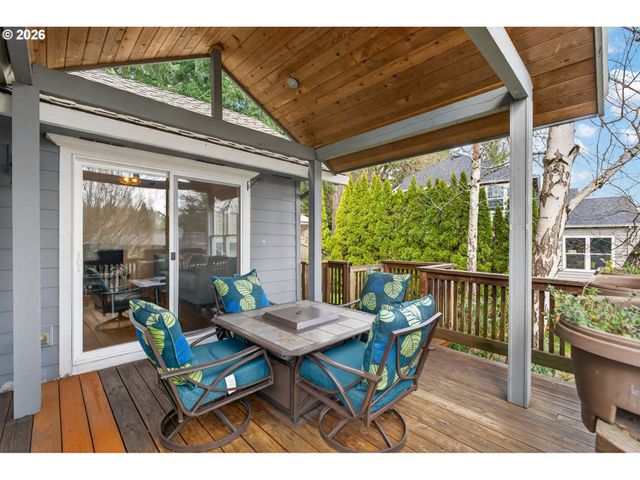 1235 11TH St, West Linn, OR 97068