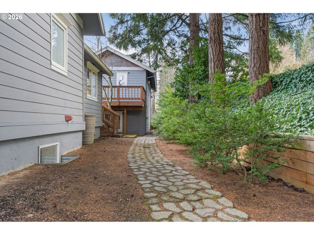 1235 11TH St, West Linn, OR 97068