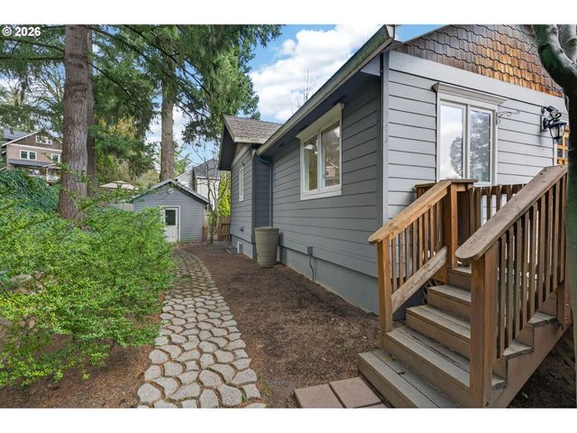 1235 11TH St, West Linn, OR 97068