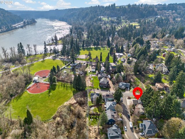 1235 11TH St, West Linn, OR 97068