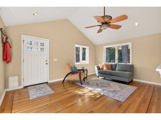 1235 11TH St, West Linn, OR 97068