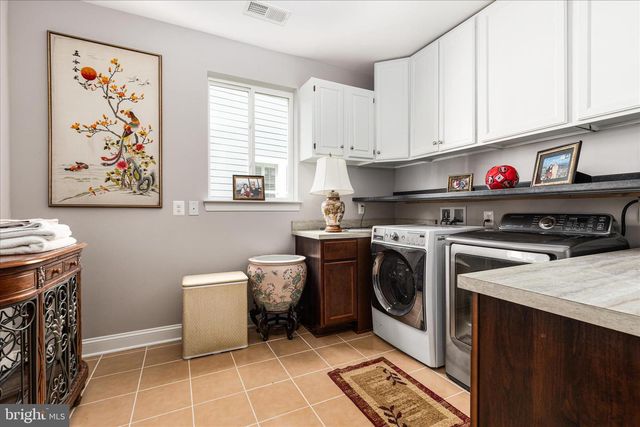 129 TOWHEE DR, Lake Frederick, VA 22630