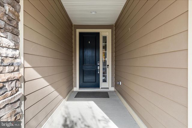 129 TOWHEE DR, Lake Frederick, VA 22630