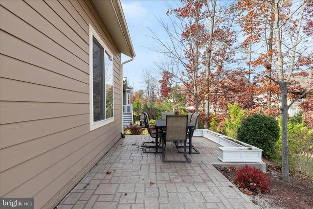 129 TOWHEE DR, Lake Frederick, VA 22630