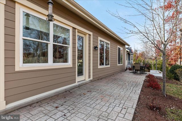 129 TOWHEE DR, Lake Frederick, VA 22630