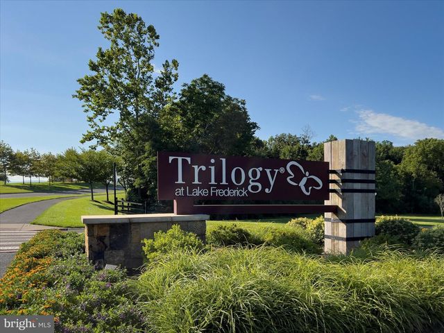 129 TOWHEE DR, Lake Frederick, VA 22630