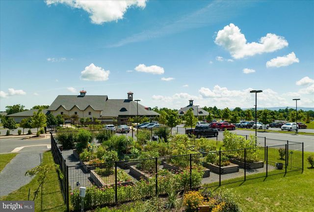 129 TOWHEE DR, Lake Frederick, VA 22630