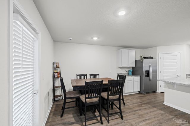 5293 Peach Dr, Pace, FL 32571