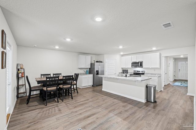 5293 Peach Dr, Pace, FL 32571