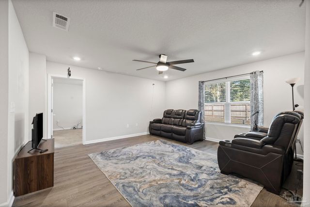 5293 Peach Dr, Pace, FL 32571