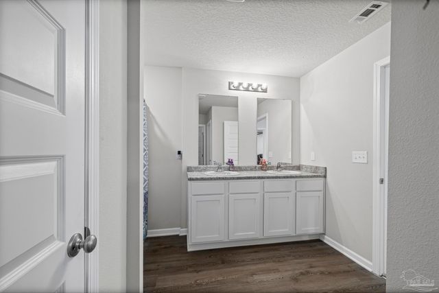 5293 Peach Dr, Pace, FL 32571