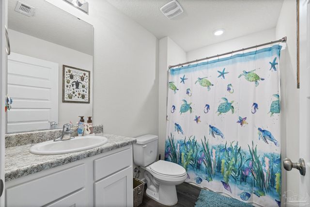 5293 Peach Dr, Pace, FL 32571