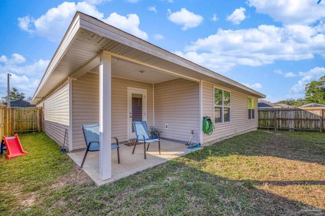 5293 Peach Dr, Pace, FL 32571