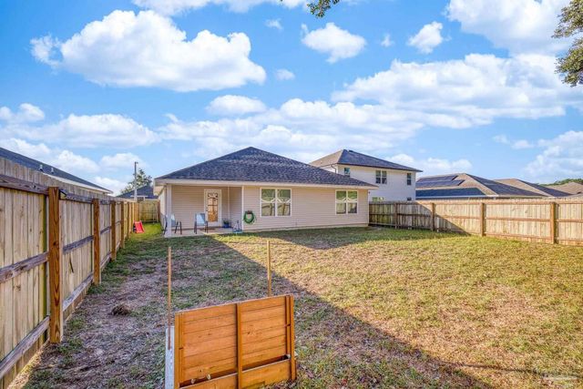 5293 Peach Dr, Pace, FL 32571