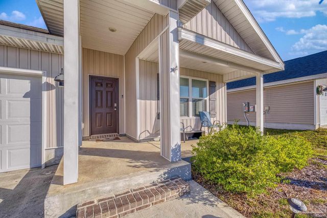 5293 Peach Dr, Pace, FL 32571