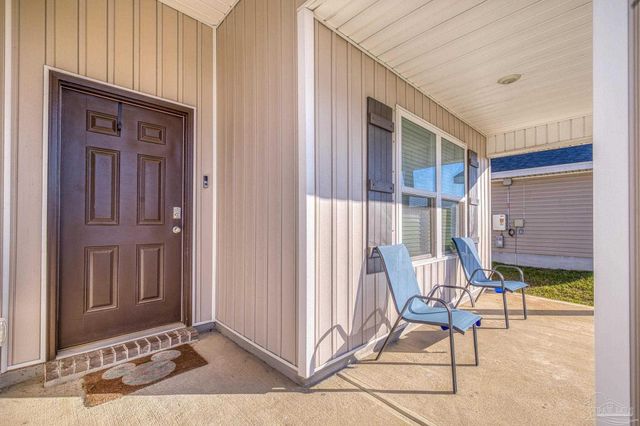 5293 Peach Dr, Pace, FL 32571